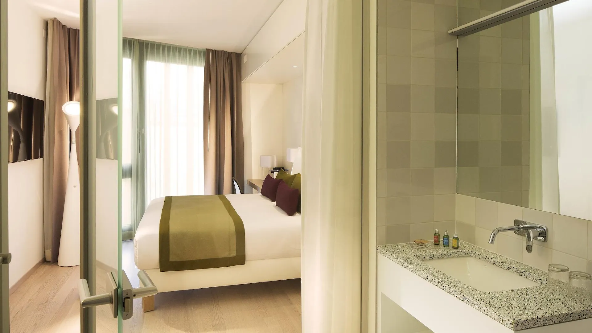 The Passage - Urban Retreat Hotel Basel 4*,